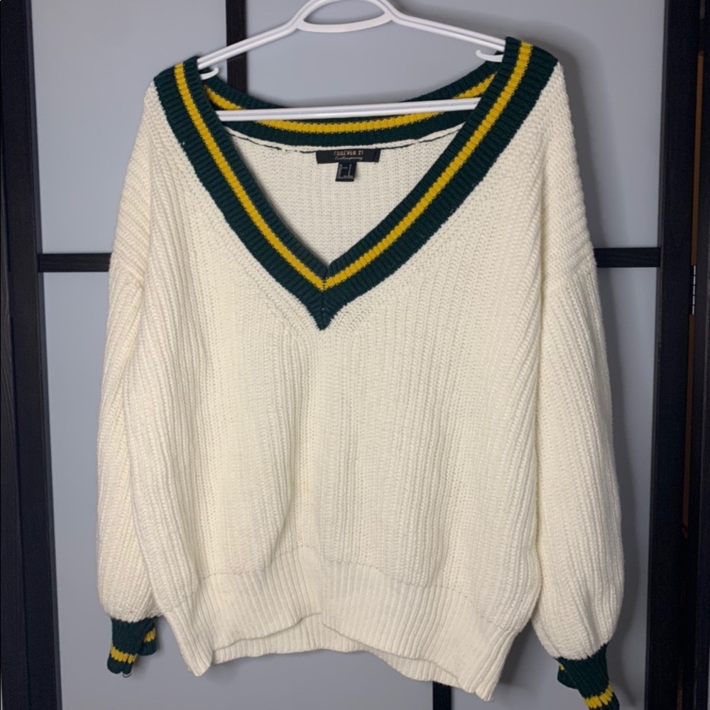 Size S-M Oversized, Low V, Sweatshirt🐝